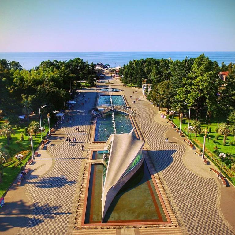 Sister'S Warm Guest House Batumi Eksteriør billede