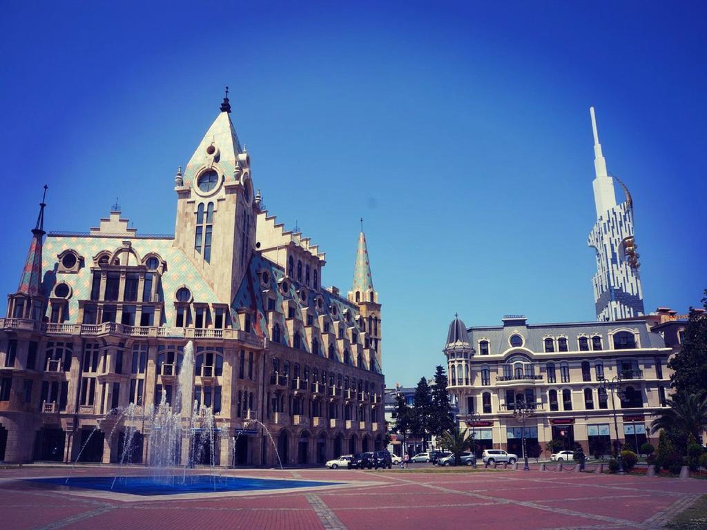 Sister'S Warm Guest House Batumi Eksteriør billede